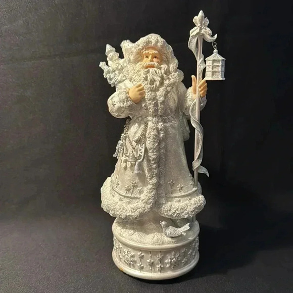 Vintage Old World Santa Music Box from San Francisco Music Box Company - Picture 3 of 12